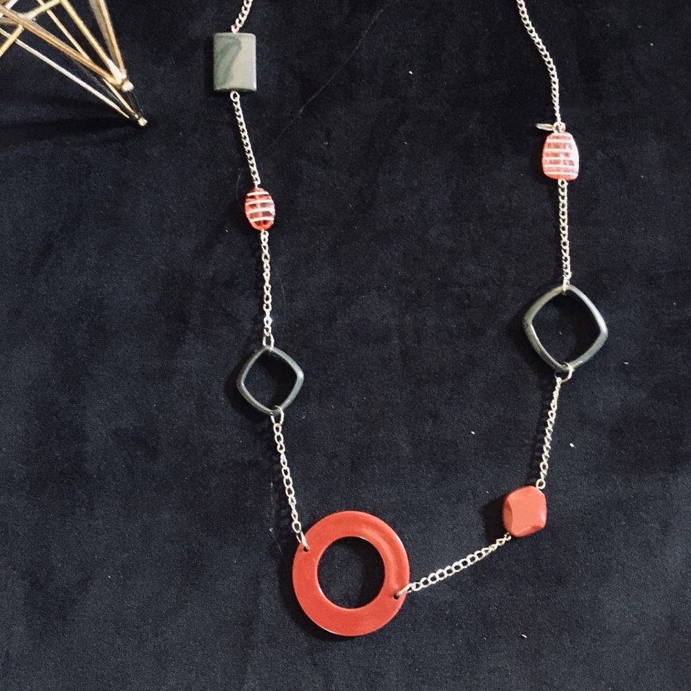 🍄 3 for 25$🍄 Burgundy and Grey necklace!